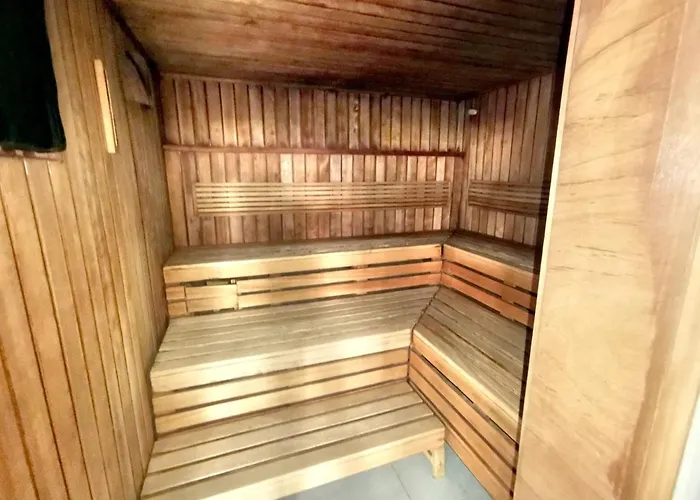 Polanki Park E202 דירה